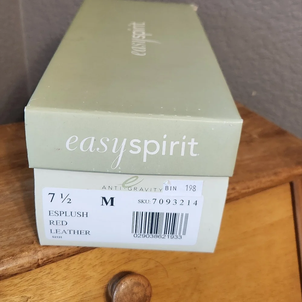 NWT Easy Spirit ESPLUSH‎ Red Leather Upper Slip-On Wedges, Size 7.5